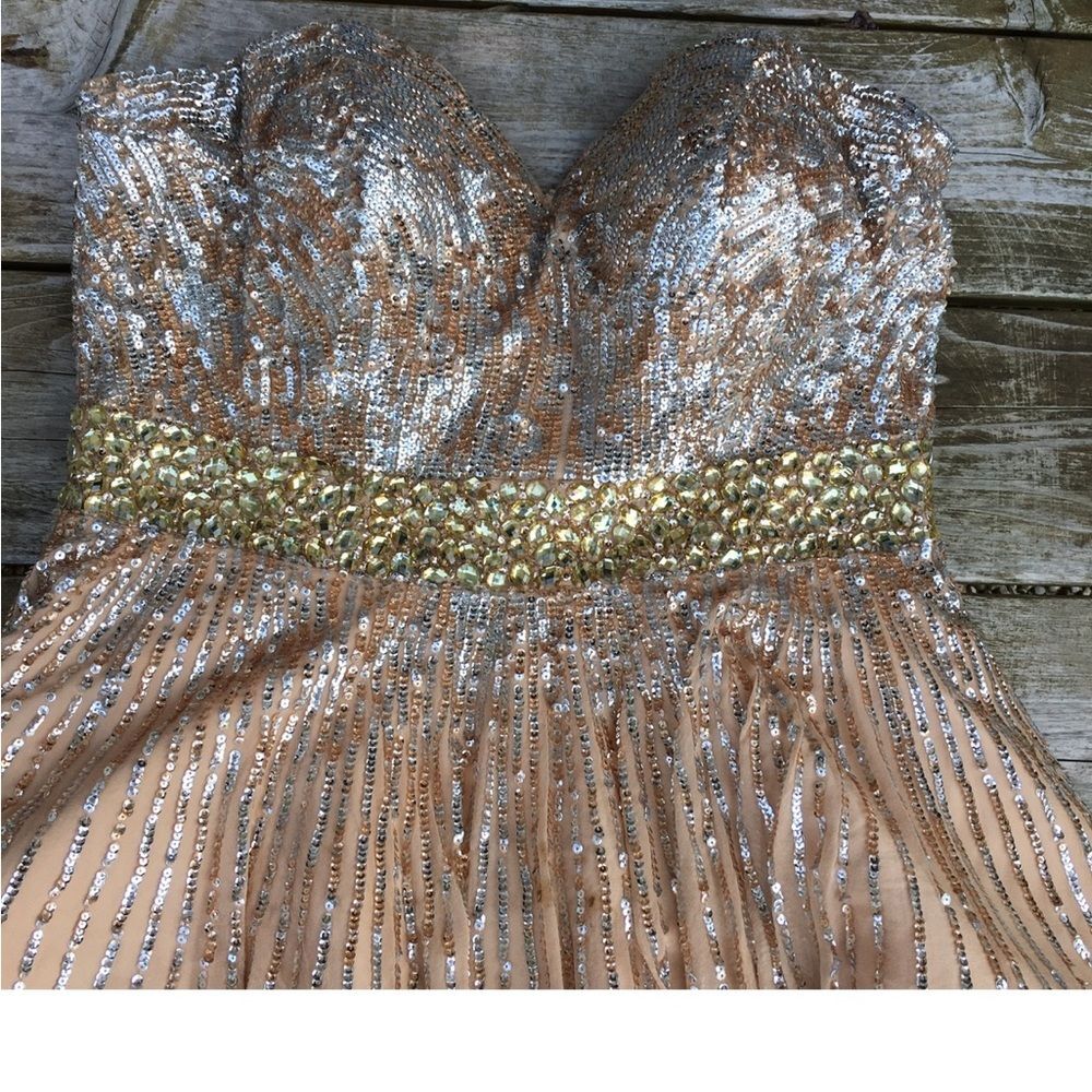 Sherri Hill Embellished Silk Fit & Flare Strapless Fit and Flare Dress 10 - Picture 16 of 16